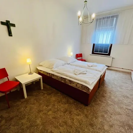 Stella Maris, Wenige Schritte Zum